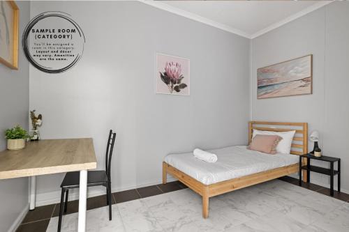 Peakhurst House | Light & Simple Single Room in Courtyard - Peakhurst Area - Shared Bathroom