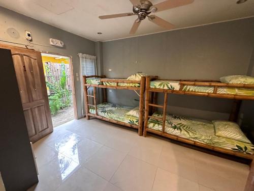 Logon Hostel | Lionfish Backpackers hostel