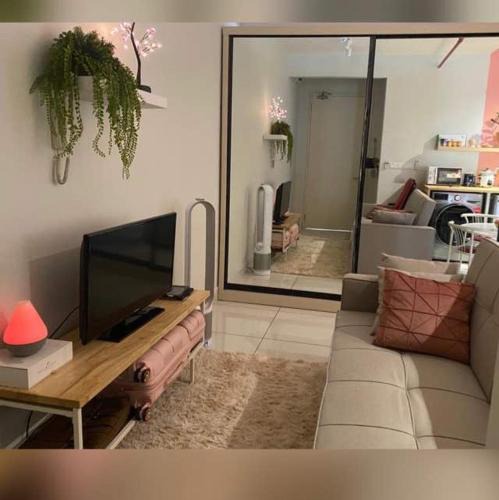 Bandar Baru Bangi Apartment | Lovely Luxury Poolview