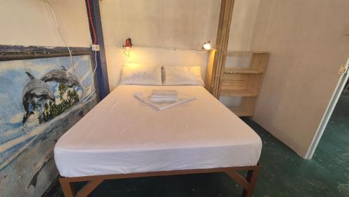 San Francisco Hostel | Lucy's Diner Hostel Cafe
