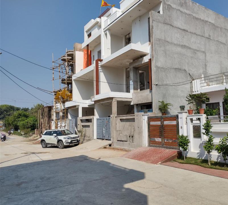 Lucknow Villa | Lush Green Villa A2 Gomti Enclave Near Ambedkar University, Ramabai Maidan, Omaxe, मेपल Paradise