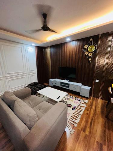Panch Batti Apartment | Luxurious Modern Flat with Elegant Interiors