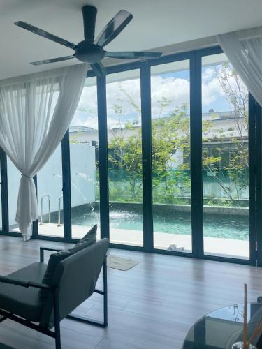 Kampung Pulau Meranti House | Luxury, Affordable and Spacious Private Villa with Swimming Pool & Jacuzzi for 20 plus ppl Cyberjaya