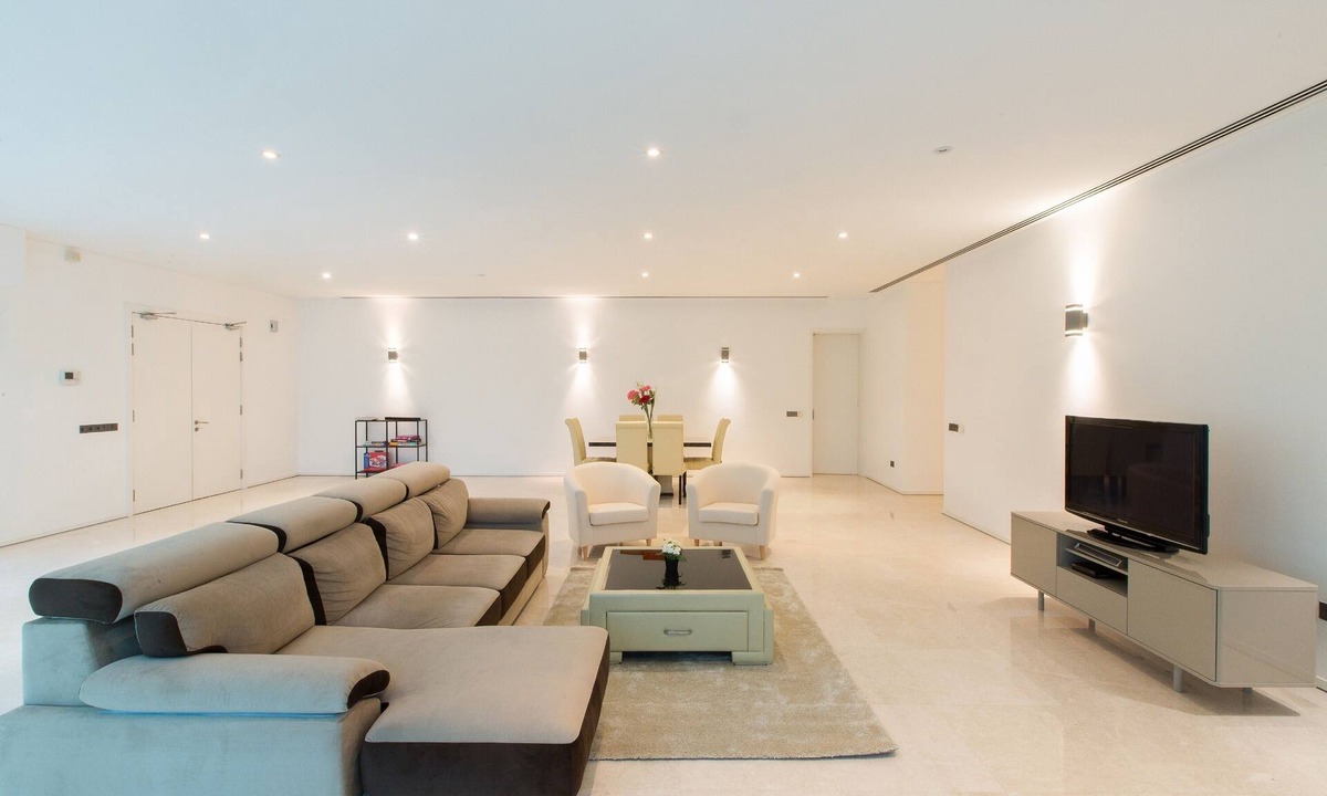 Kuala Lumpur City Centre Condo | Luxury 4BR Condo 5 mins to KLCC Park & Twin Towers