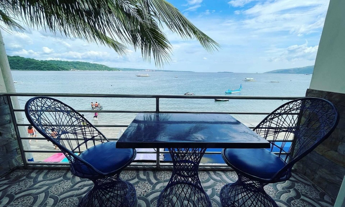 Barretto Hotel | Mango's Beachfront Resort