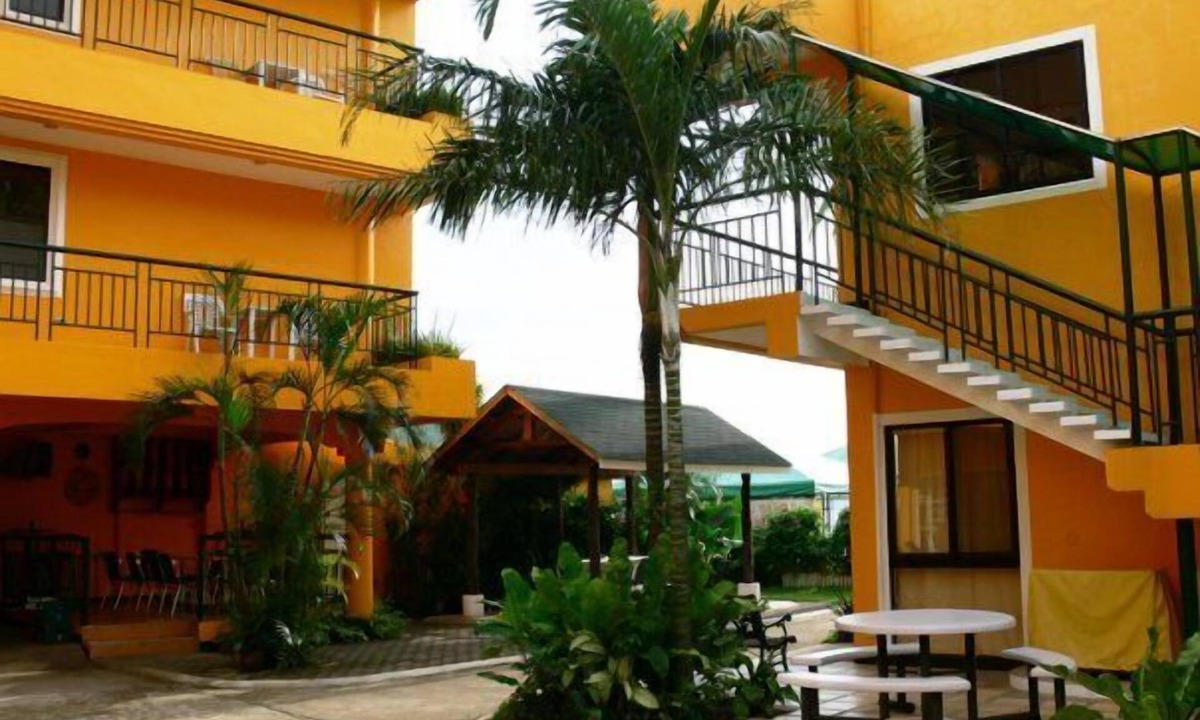 Naval House | Marvin's Seaside Inn