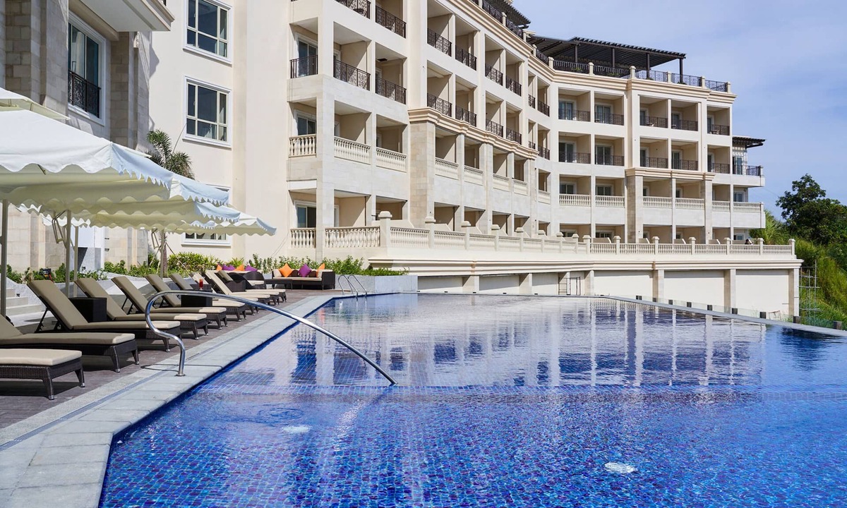 Laurel Apartment | MCollection - Scenic Tagaytay Getaway with Taal Views
