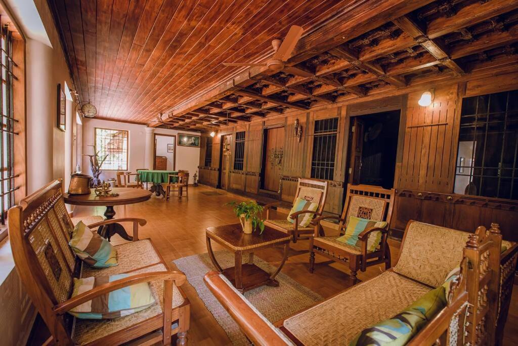 Perumbaikad House | Meenachil Creek Homestay