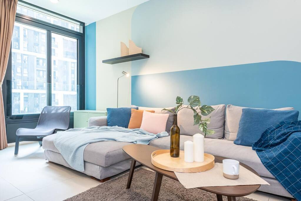 Mont Kiara Apartment | Modern Arcoris Mont Kiara KL City 4pax Next 163mall 안녕하세요
