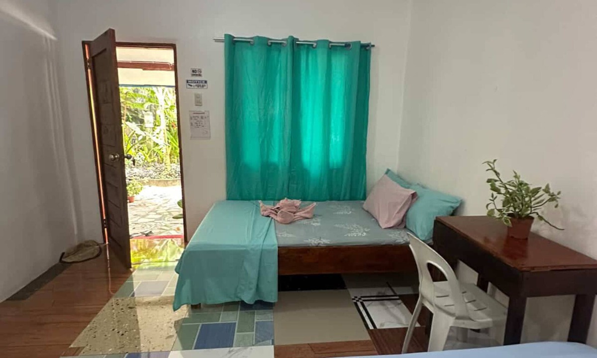 Catangnan Hostel | moonlight inn catangnan