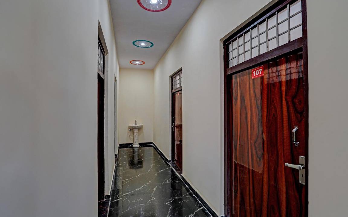 Ghaziabad House | Motel ∙ 3 guests