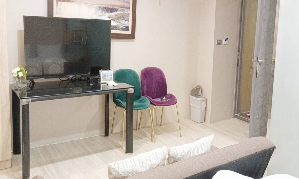 Zhongshan Apartment | 【MRT Premium Room with Window and Balcony】Monthly Stay