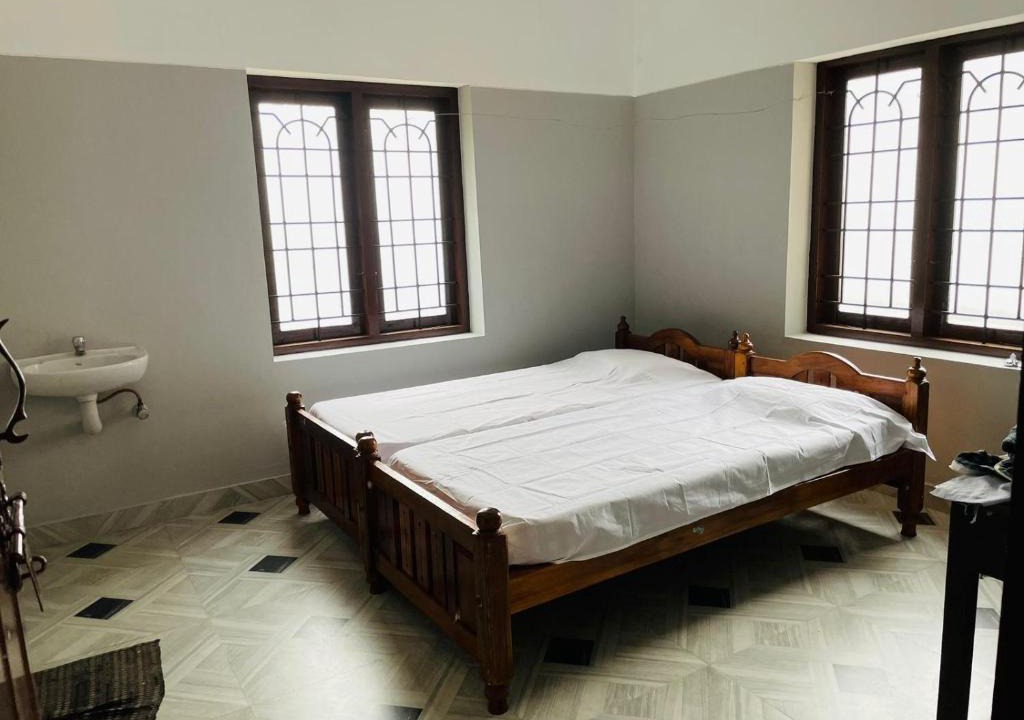 Nedumangad House | NAAZ ROOMS