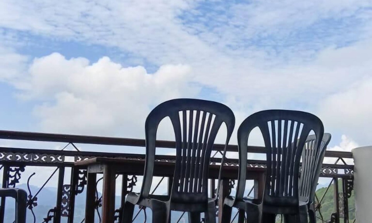 Lansdowne Hotel | Nature Hike