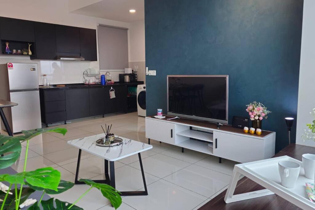 Bandar Sunway Apartment | NEW Elegant & Cozy Greenfield Home near Sunway 2-6pax