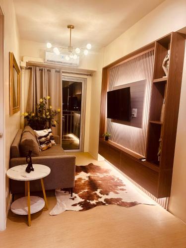 Poblacion District Apartment | Nova's Haven 1 at Avida Towers Abreeza 1 BR