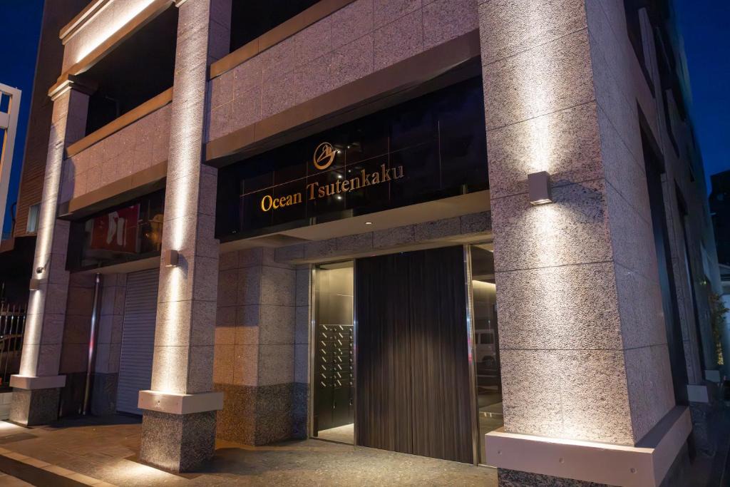 Shinsekai Apartment | Ocean Tsutenkaku