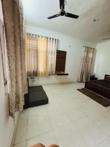 Malviya Nagar Apartment | Our Cozy Getaway Spot"
