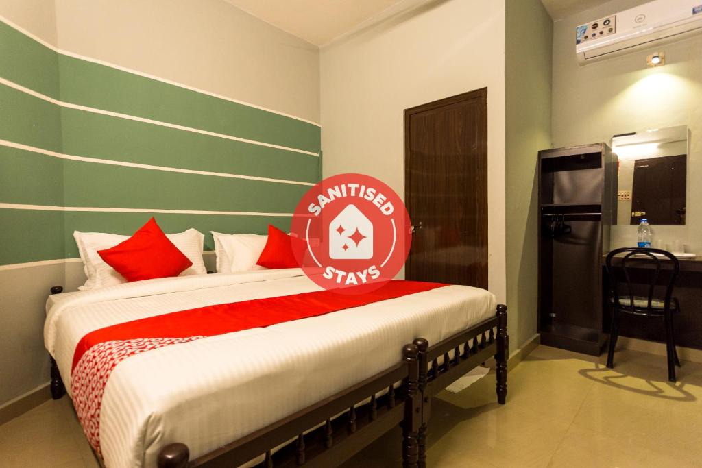 Nedumbassery Hotel | OYO 15598 Cochin Airport Hotel
