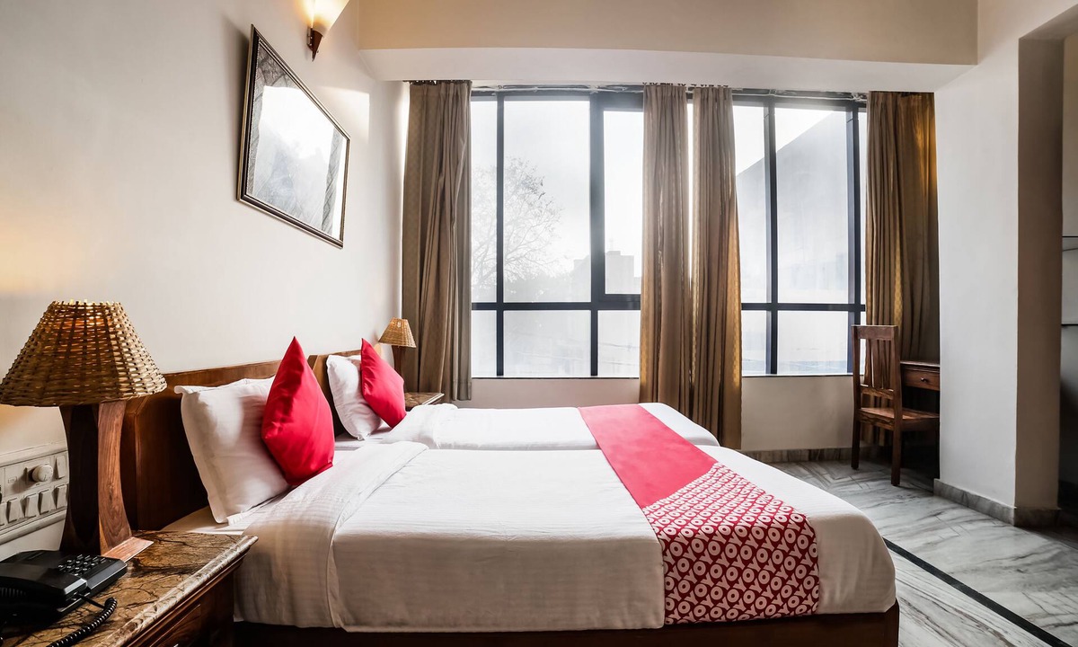 Pink City Hotel | OYO 27041 Hotel Luna Rosa