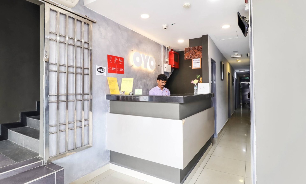 Batu Caves Hotel | OYO 89381 Moonnight Hotel