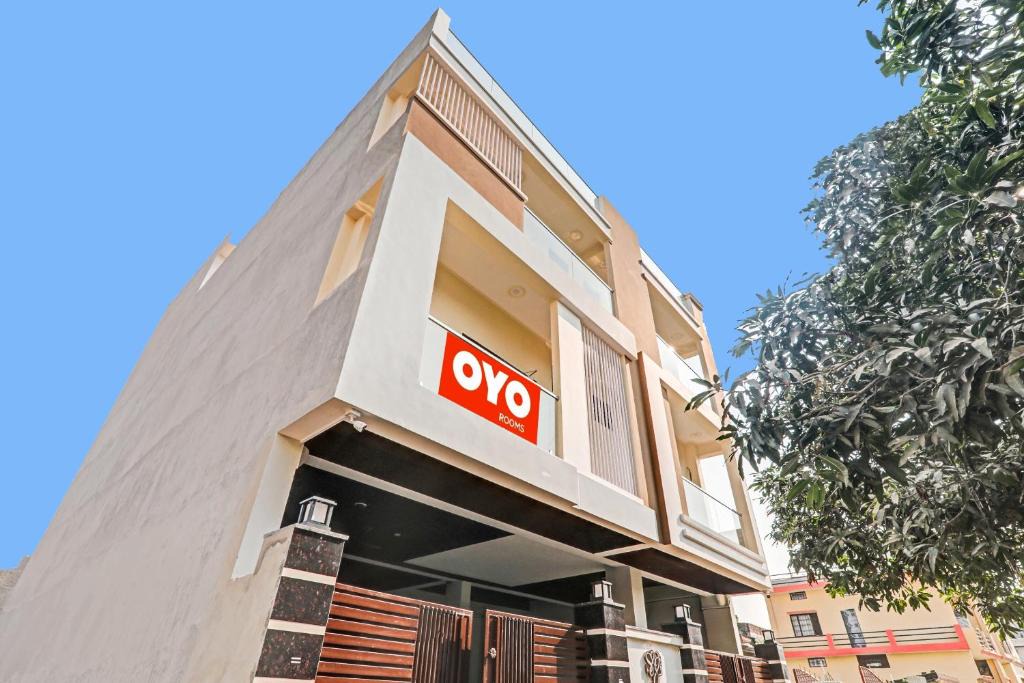 Gorakhpur Hotel | OYO Flagship 70307 Hotel Sanvi Galaxy
