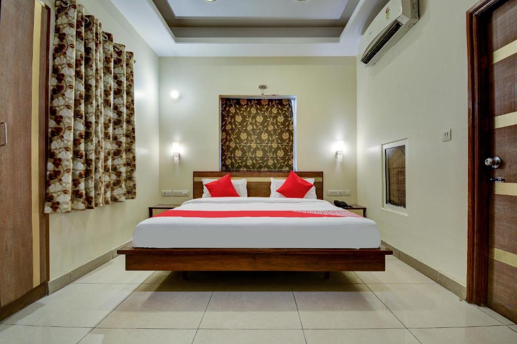 Durgapura Hotel | OYO Flagship Hotel Taurus