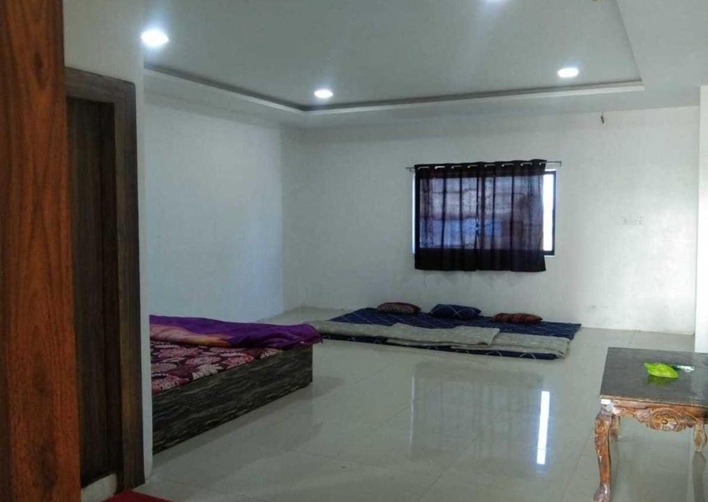 Shujalpur Hotel | OYO Nirmal Shree Garden