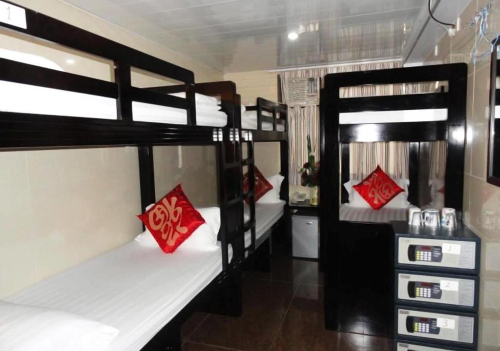 Tsim Sha Tsui House | Paris Guest House, 10F FLAT D8 BLOCK D E RECEPTION 24 HOUR TSIM SHA TSUI KOWLOON