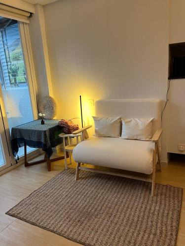 Mong Kok Apartment | Prince Edward, 1 mins dining & transportation