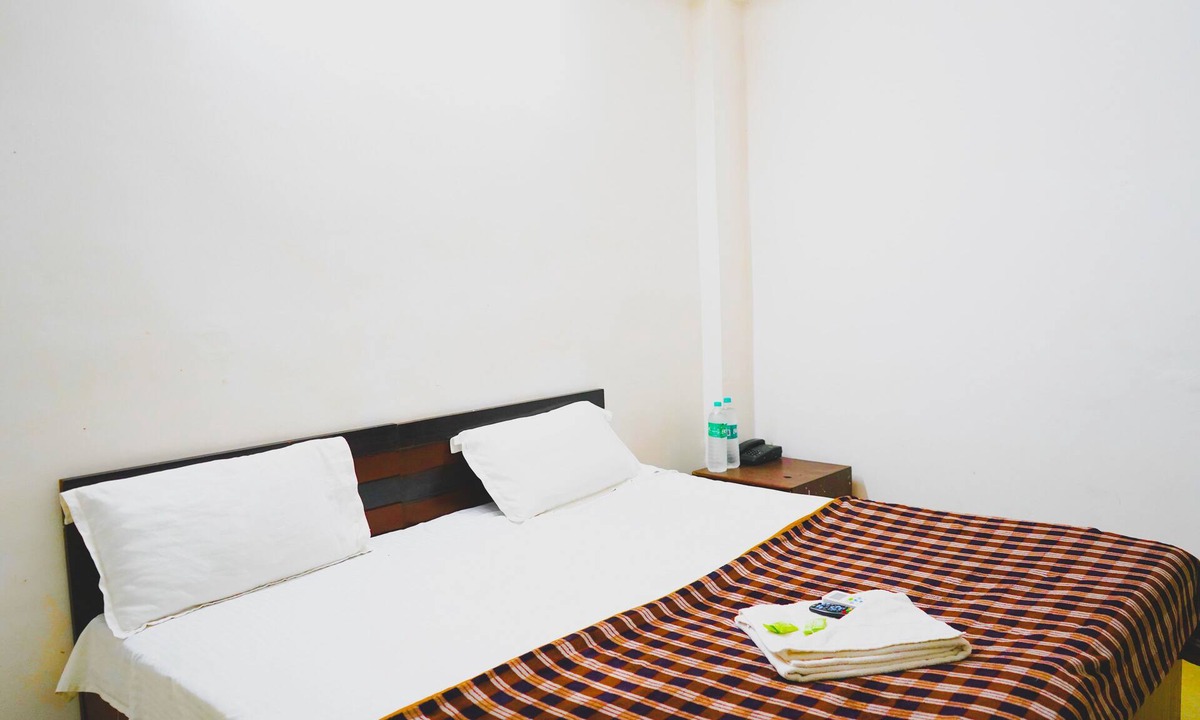 Mayur Vihar Phase 1 Bed & Breakfast | PRIVATE ROOM IN MAYUR VIHAR