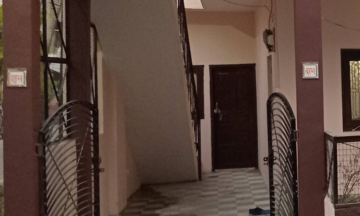 Ujjain House | Rajtaru Home Stay - Stay at the posh and peace full place of the city.