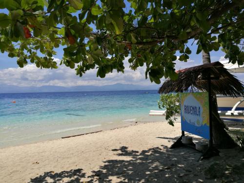 Moalboal Resort | Ravenala Beach Bungalows