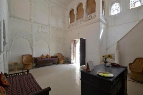 Rawla Mrignayani Palace | Pink City