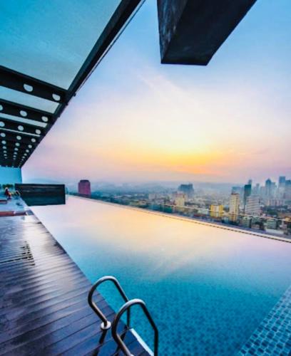 Chow Kit Hostel | Regalia Skypool KLCC Dorms By Tasrifa