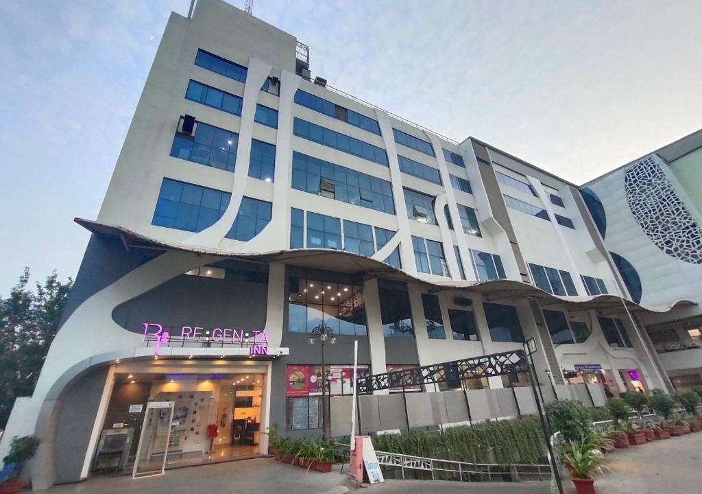 Sayajiganj Hotel | Regenta Inn Vadodara, 500m from Railway Station