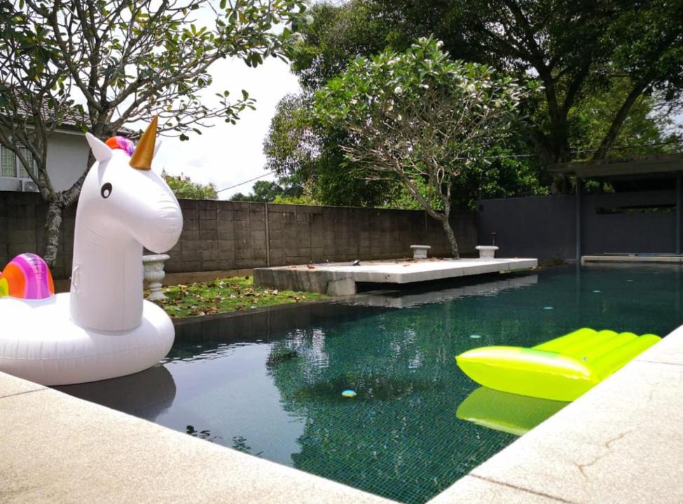 Pudu House | Relaxing Forest PoolVilla PJ