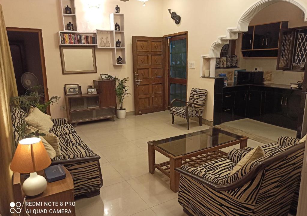 Bullawala Apartment | Repose