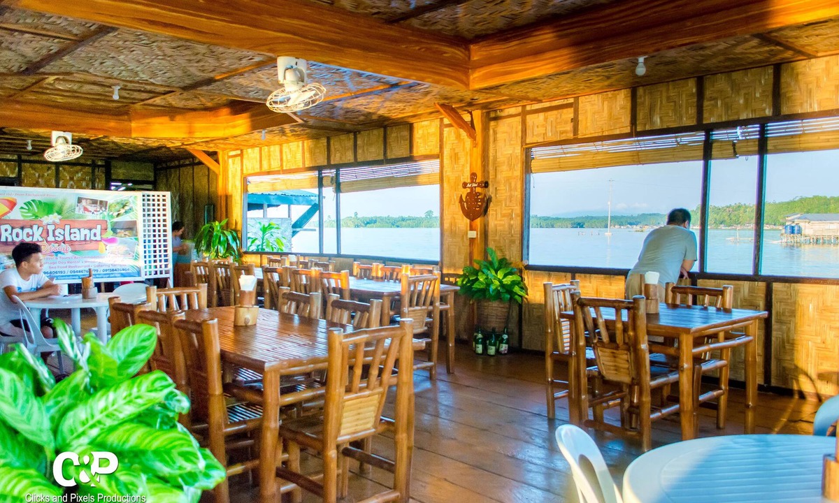 Hinatuan Hotel | Rock Island Resort