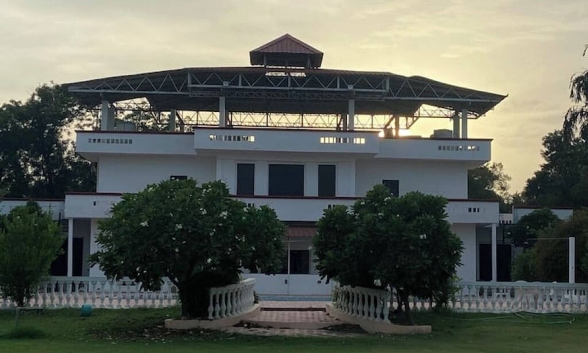 Gurugram Villa | Romantic 2BR Pvt Floor w/BigPool/Bdays/Anniversary