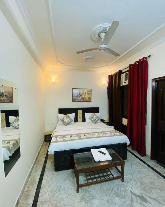 Baraula Hotel | Roomshala 056 Hotel CSK - Prayag Hospital