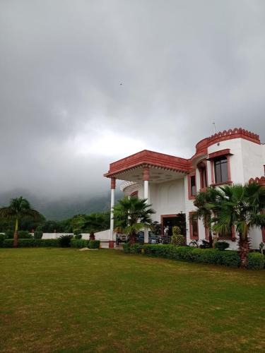 Alwar Hotel | Royal krishna garden