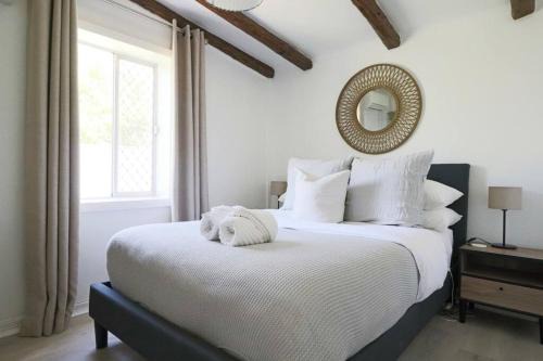 Bathurst House | Rustic Chic 200 metres from CBD