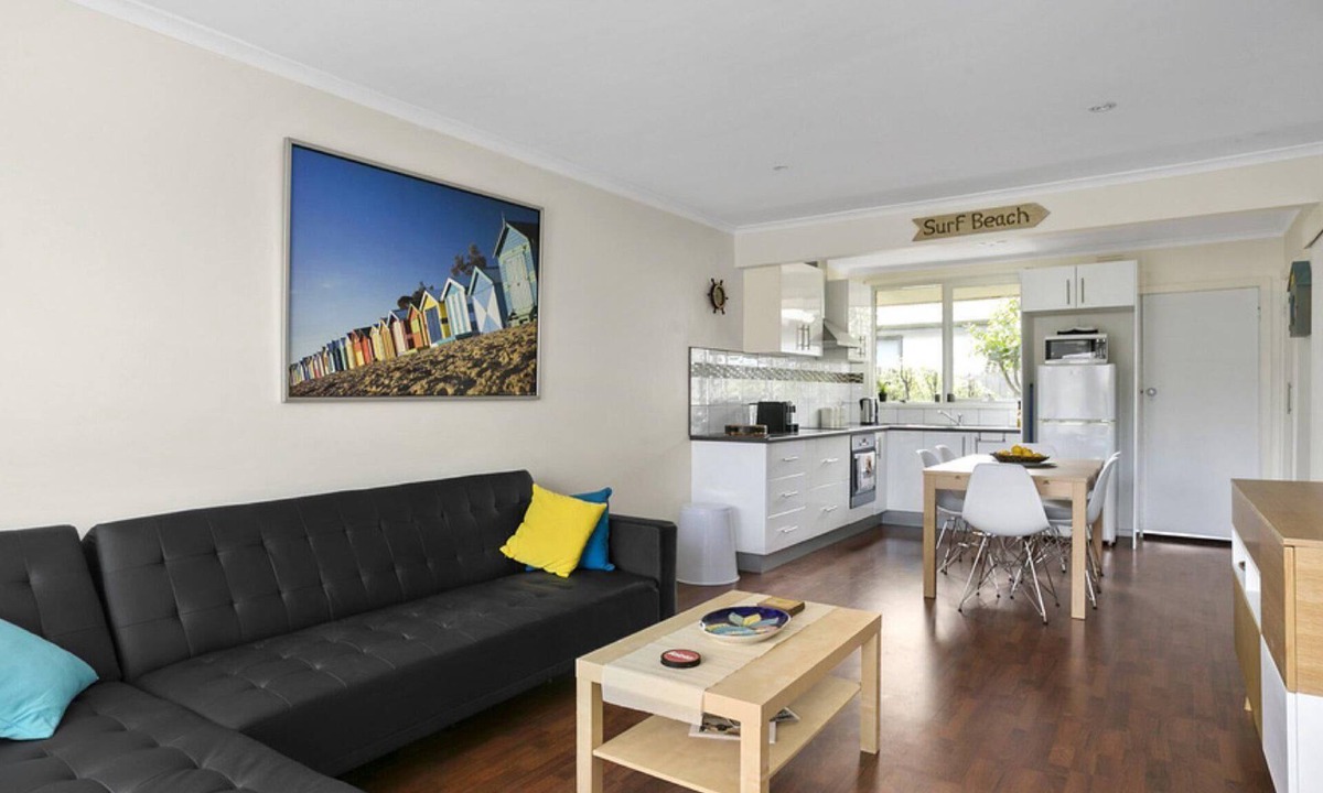 Rye House | Rye Beachfront Gem - Spacious Bayside unit