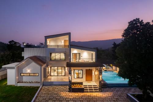 Uddar Villa | Saffronstays Crimson Crest