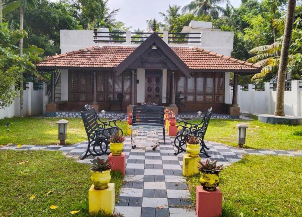 Quilon Villa | Sambranikodi Resort and Home Stay
