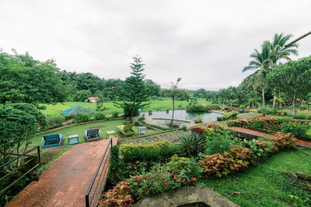 Majayjay Hotel | Samkara Restaurant and Garden Resort