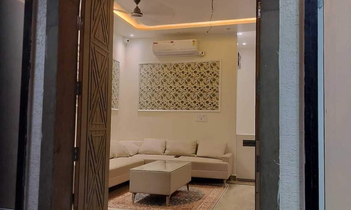 Mathura Hotel | Savadhani Place