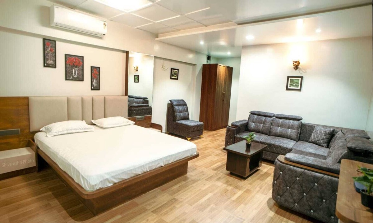 Koregaon Hotel | Sejal Wolrd Lodging