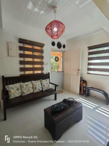 Puerto Princesa City Centre House | Serene Home Stay